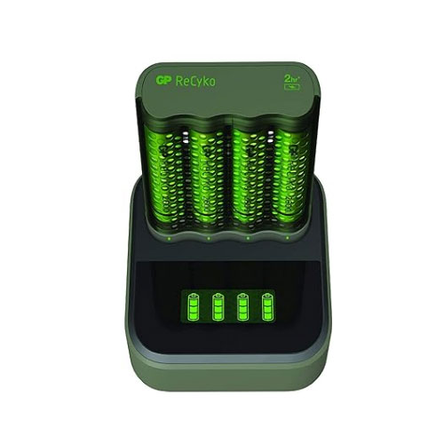 شارژر باتری به همراه باتری 2600 میلی‌آمپر قلمی جی پی ریسایکو مدل GP ReCyko M451 & D451